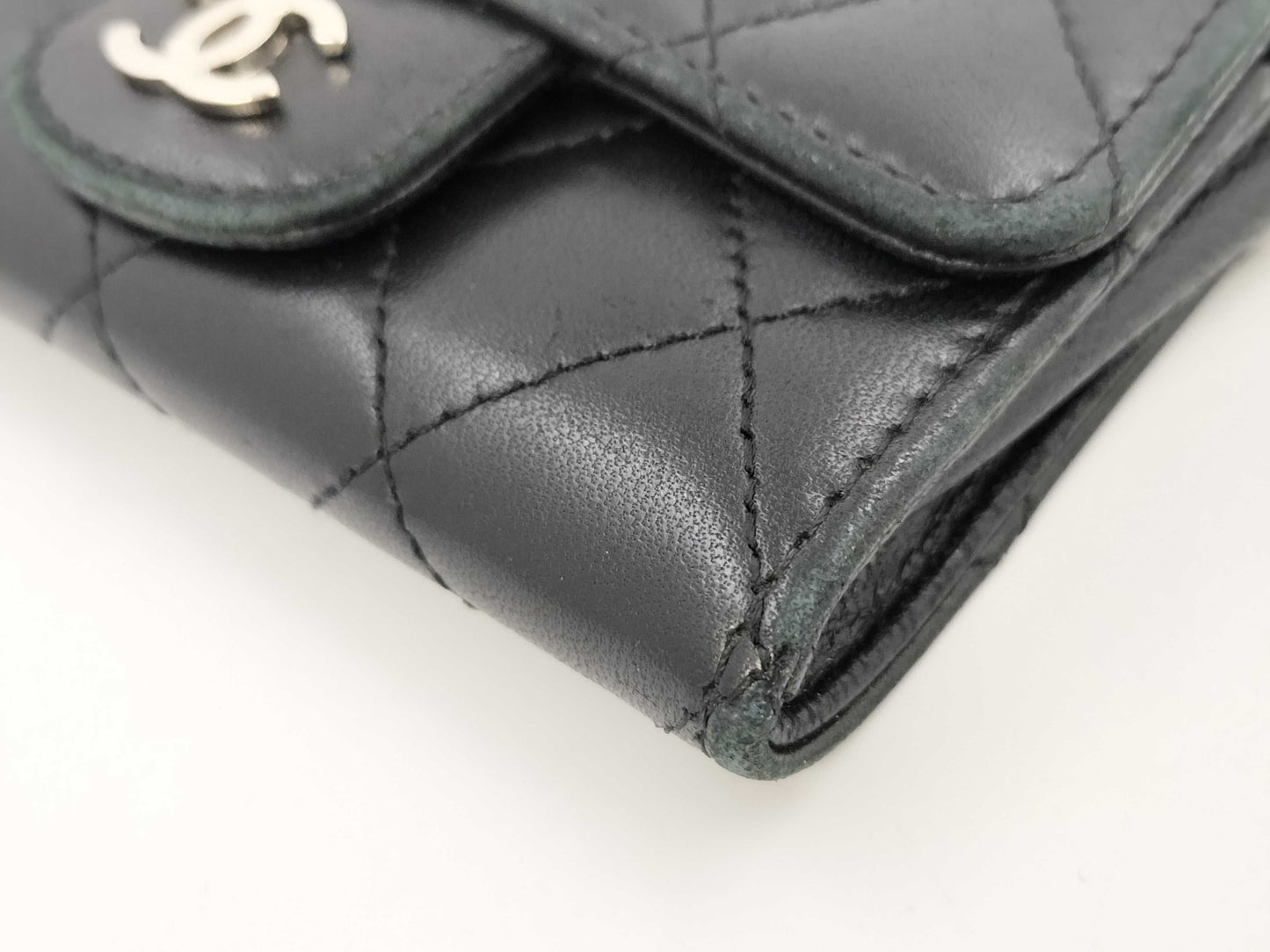 CHANEL Calfskin Matelasse Coin/Card Case with Silver Coco Mark