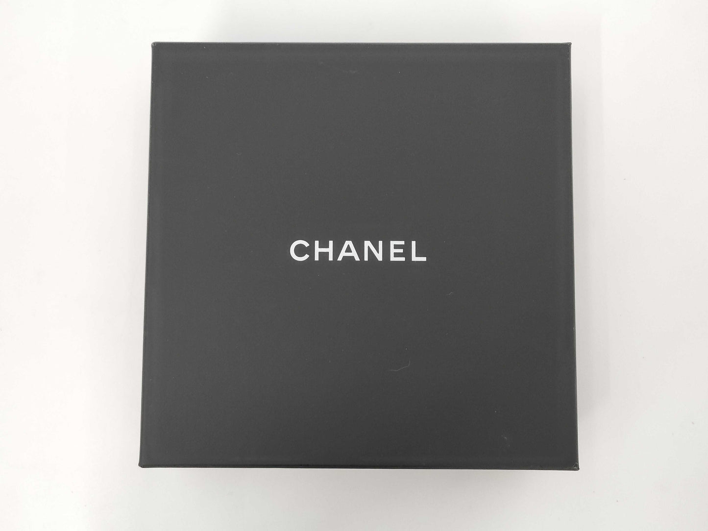 CHANEL B22C Choker Coco Mark Necklace
