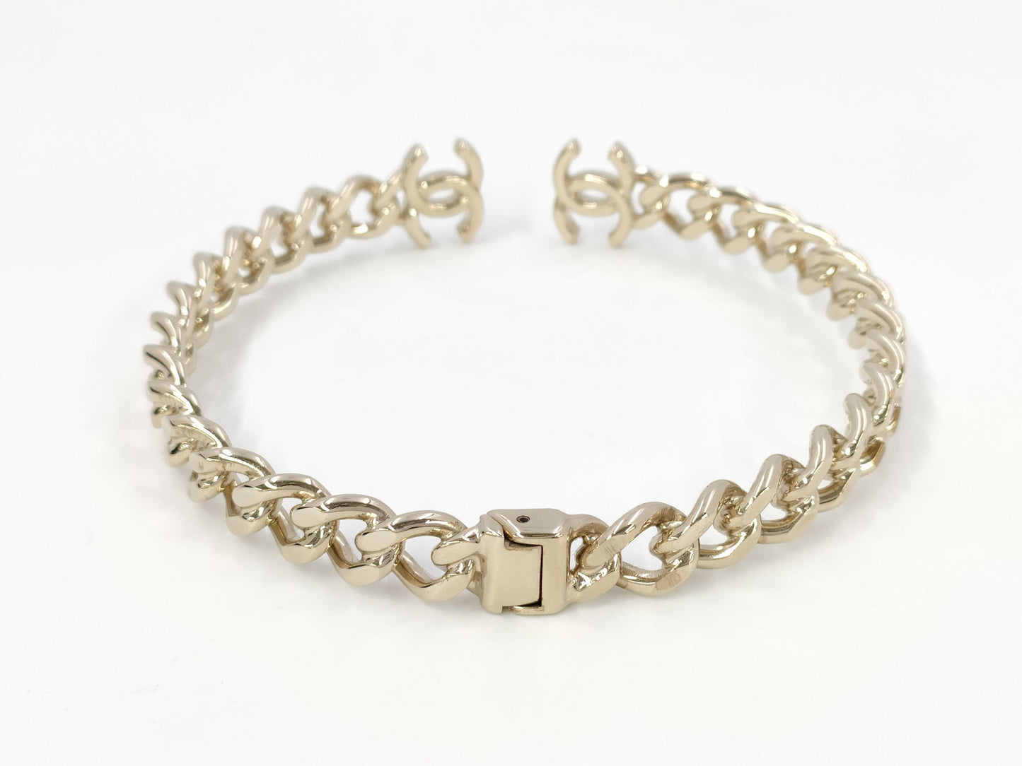 CHANEL B22C Choker Coco Mark Necklace