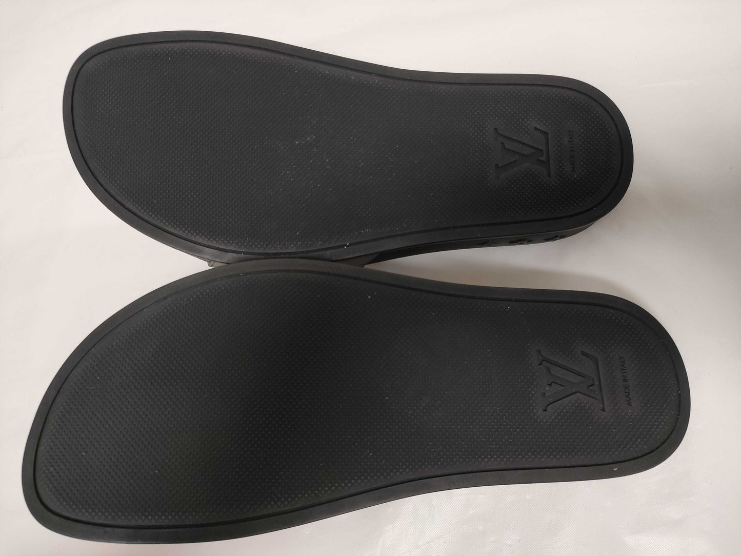 LOUIS VUITTON Monogram Waterfront Line Sandals Black/Silver Sandals