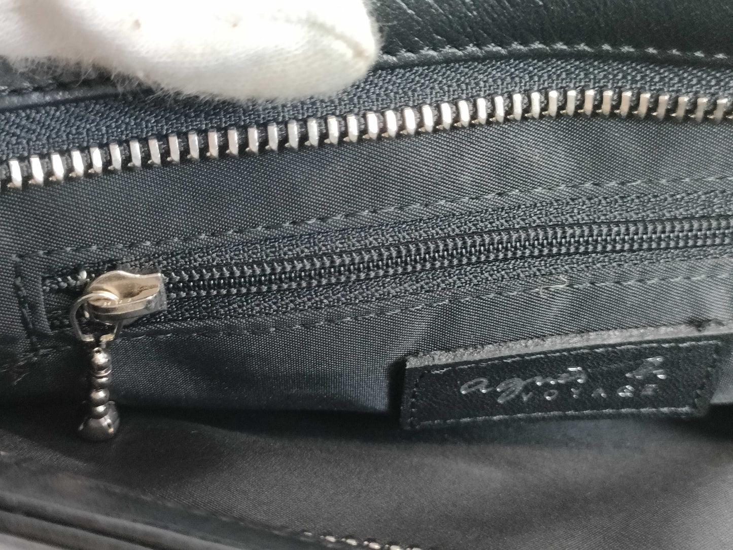 agnes b. one-shoulder leather shoulder bag