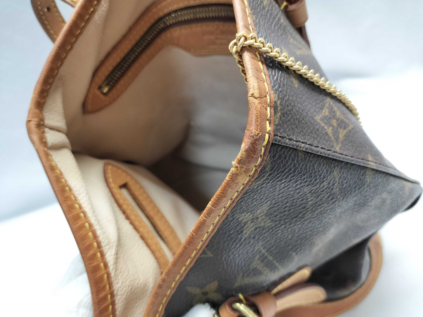 LOUIS VUITTON M42238 Monogram Bucket PM Shoulder Bag
