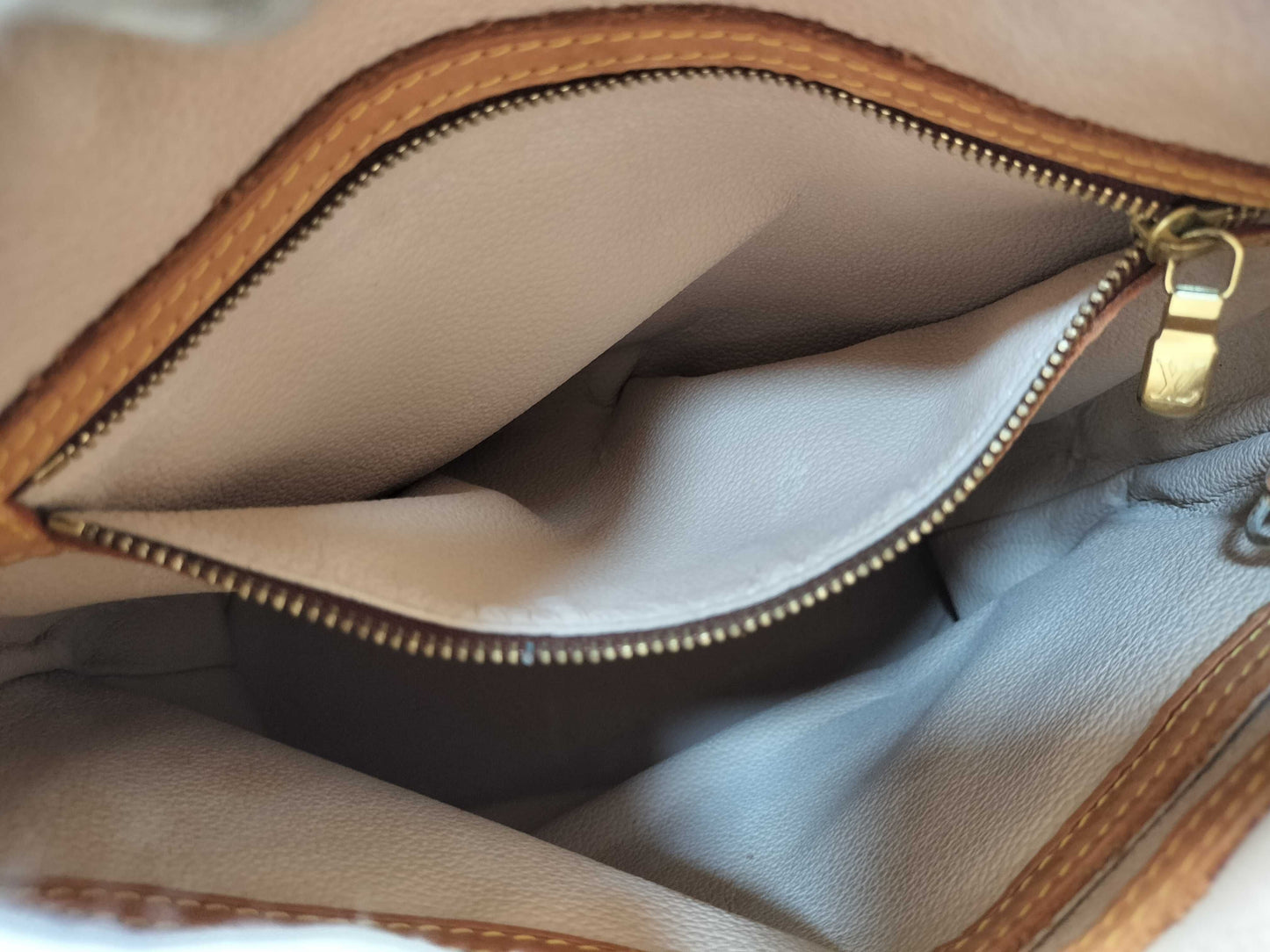 LOUIS VUITTON M42238 Monogram Bucket PM Shoulder Bag