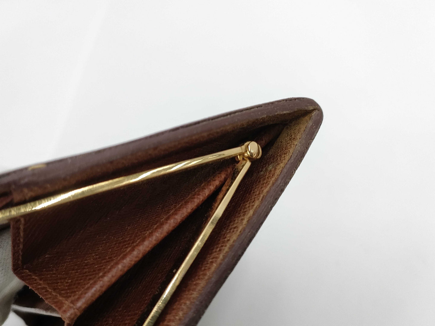 LOUIS VUITTON Monogram LV Clasp Purse USA Exclusive T61922 Monogram Wallet
