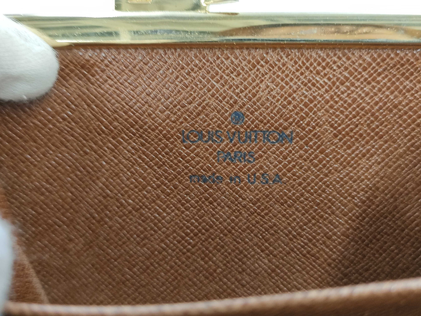 LOUIS VUITTON Monogram LV Clasp Purse USA Exclusive T61922 Monogram Wallet