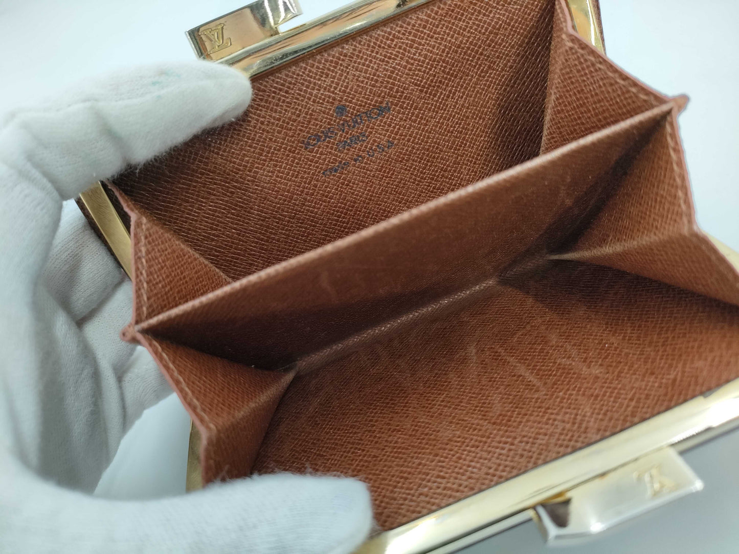 LOUIS VUITTON Monogram LV Clasp Purse USA Exclusive T61922 Monogram Wallet