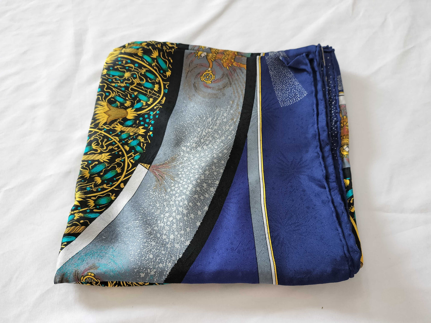 HERMES Carre Carre 90 Skilled Fire Scarf