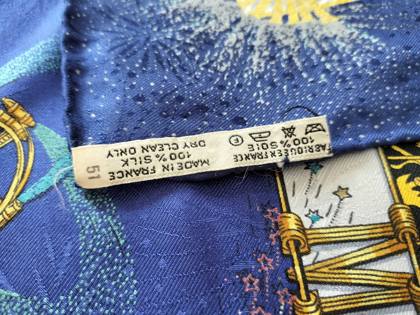 HERMES Carre Carre 90 Skilled Fire Scarf