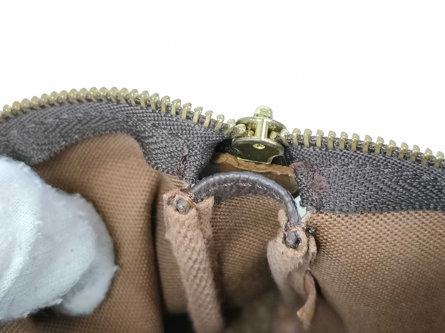 LOUIS VUITTON M51980 Monogram Accessoires Pouch