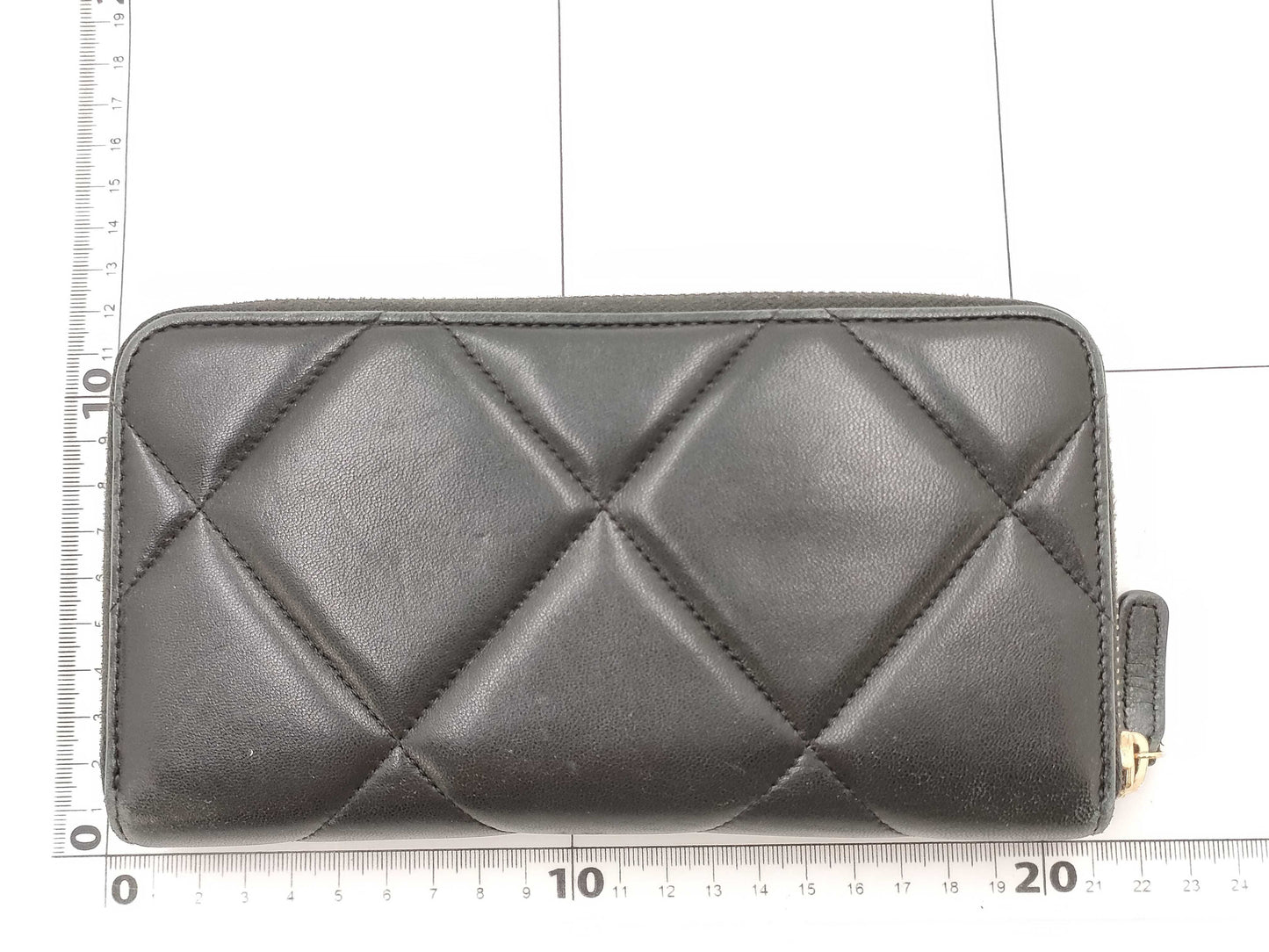 CHANEL Chanel 19 Round Zipper Long Wallet