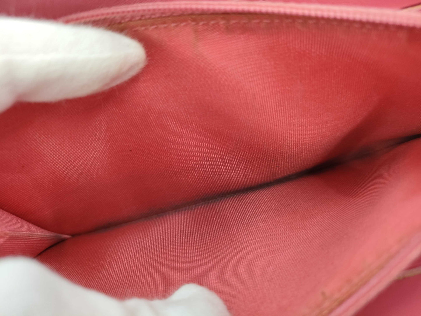 CHANEL Simply CC Round Zip Long Wallet