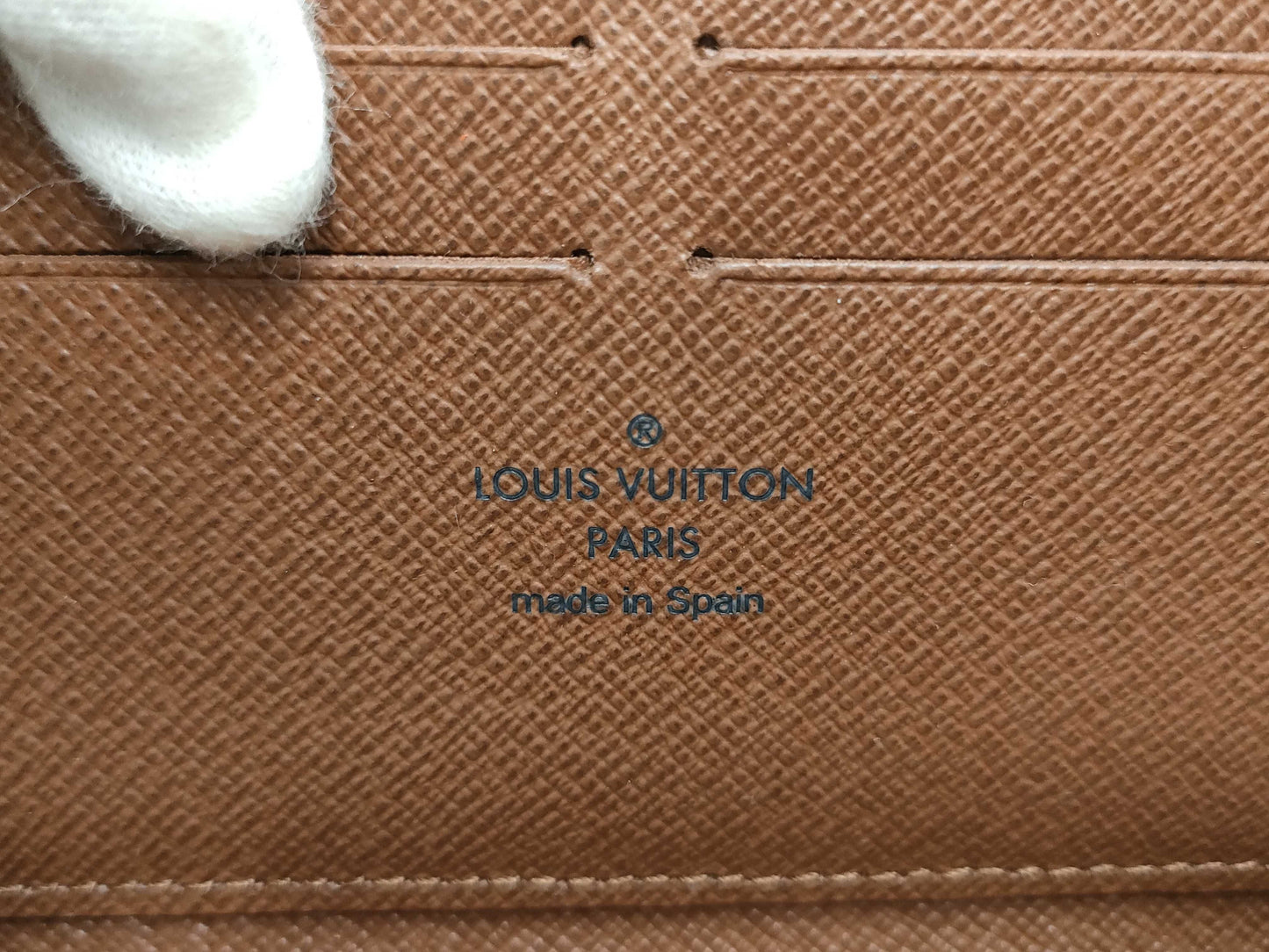 LOUIS VUITTON Monogram M42616 Zippy Wallet