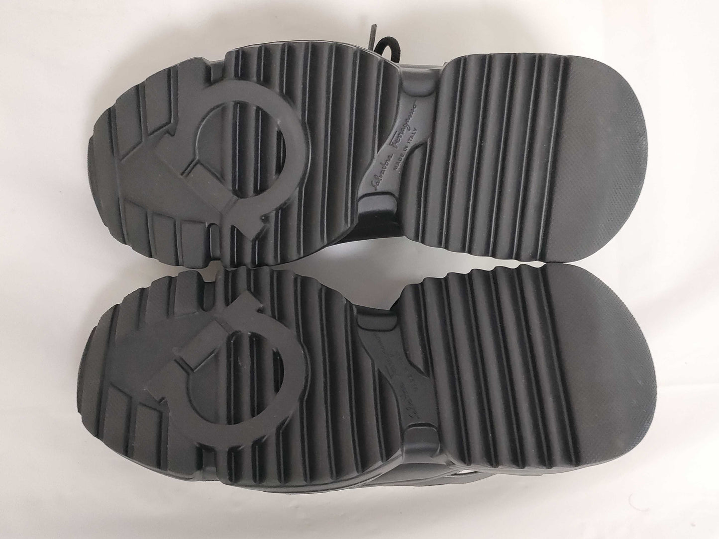 Salvatore Ferragamo Gancini Sneakers in Black