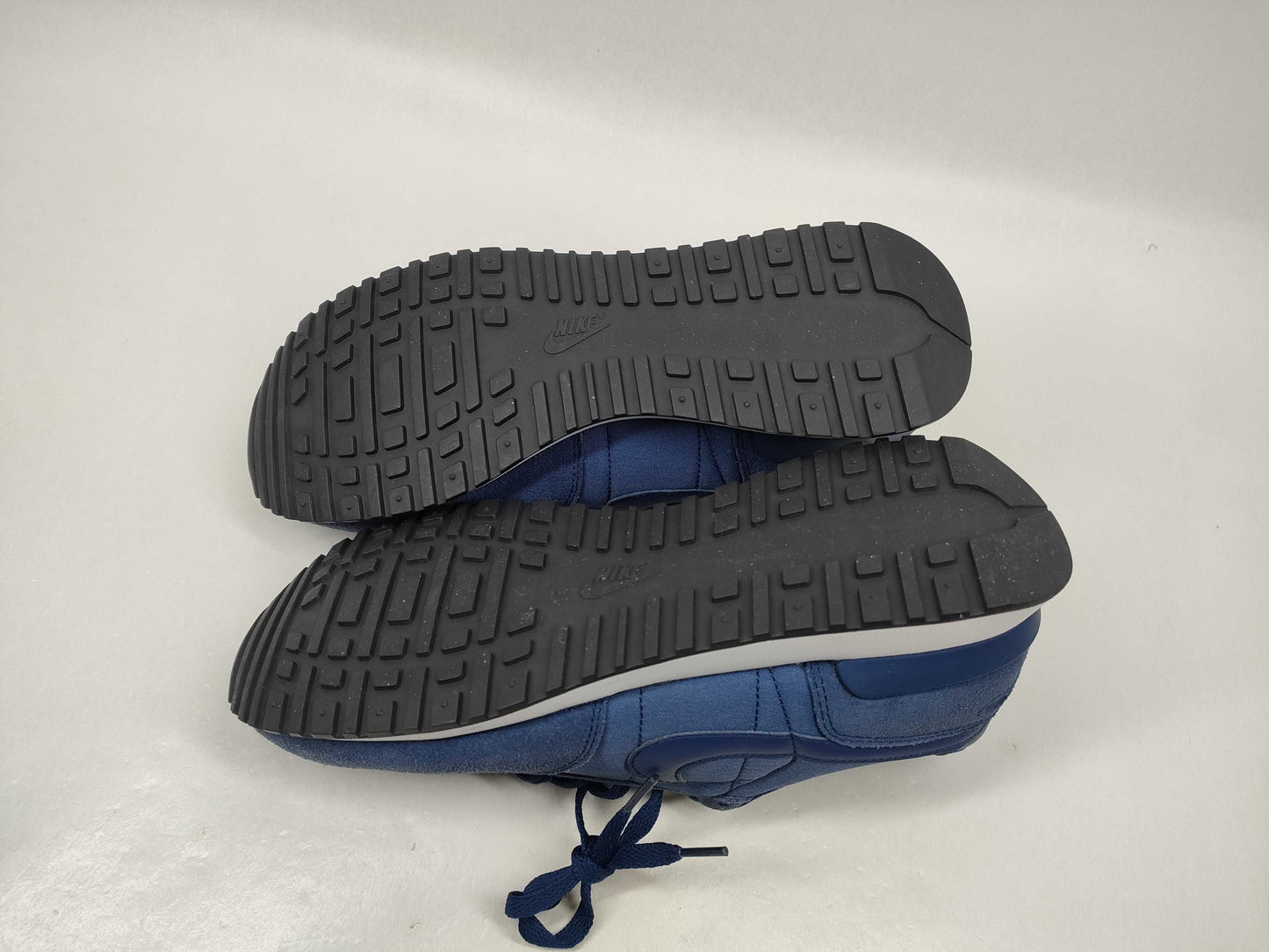NIKE Air Vortex Leather 918206-401 Sneakers