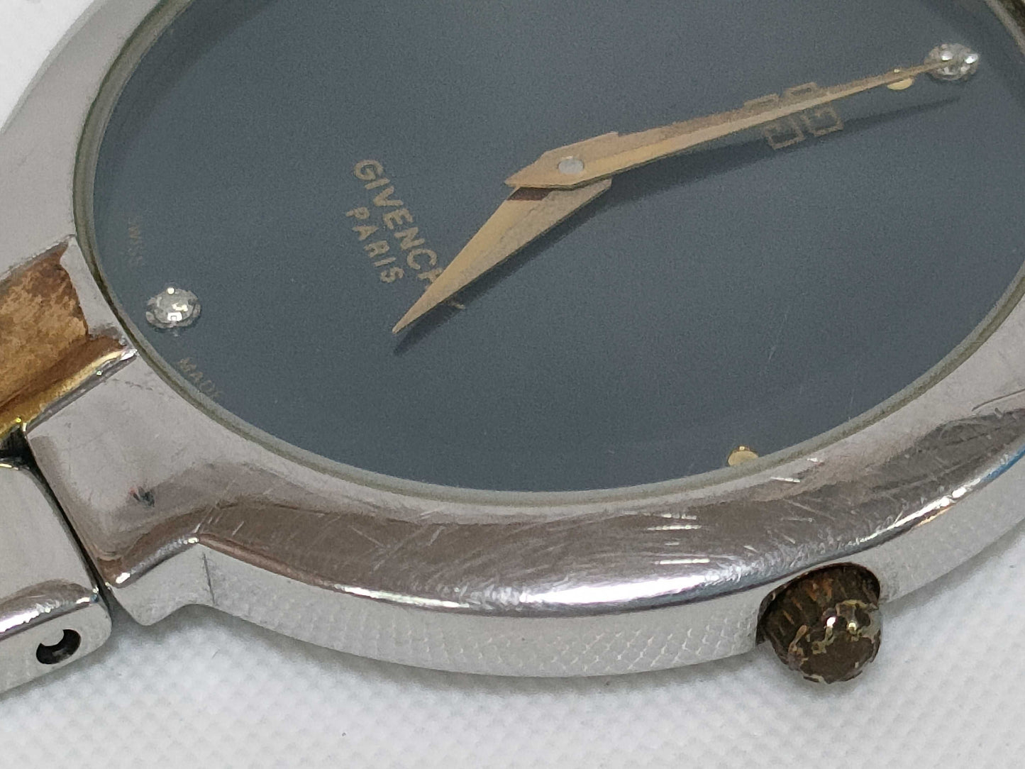 GIVENCHY Quartz 3ATM Men's Watch, Buckle Broken, Not Working