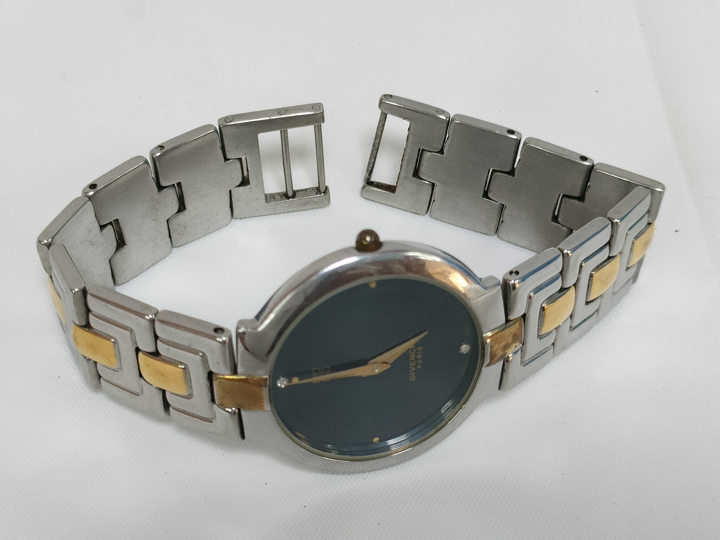 GIVENCHY Quartz 3ATM Men's Watch, Buckle Broken, Not Working