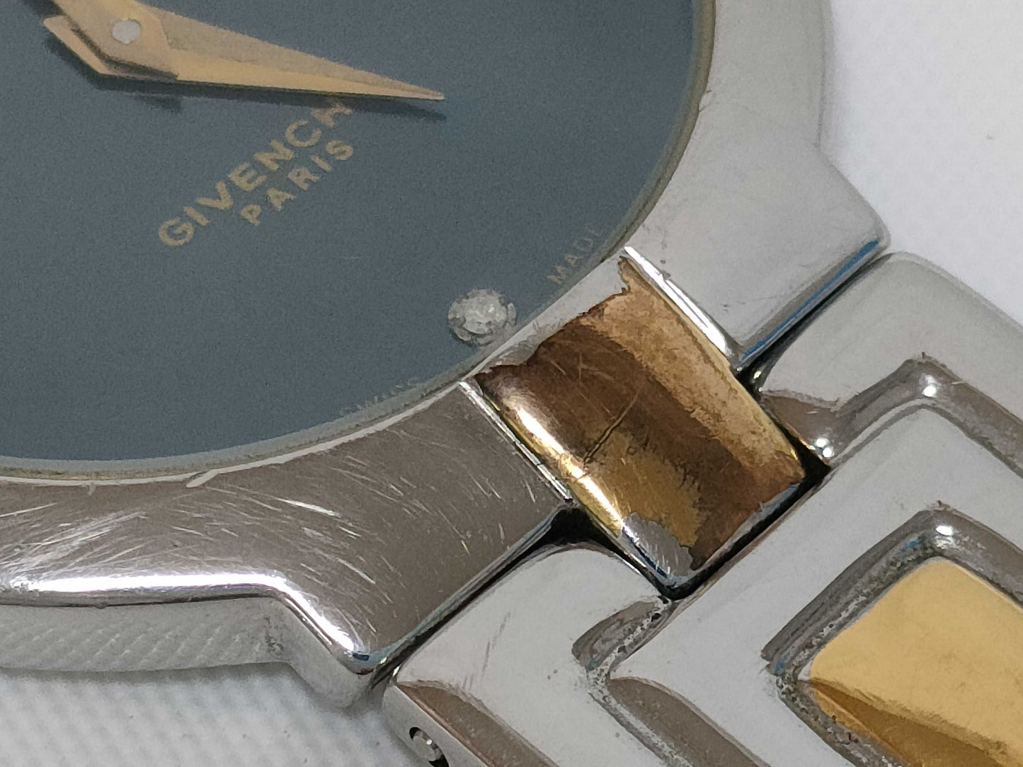 GIVENCHY Quartz 3ATM Men's Watch, Buckle Broken, Not Working
