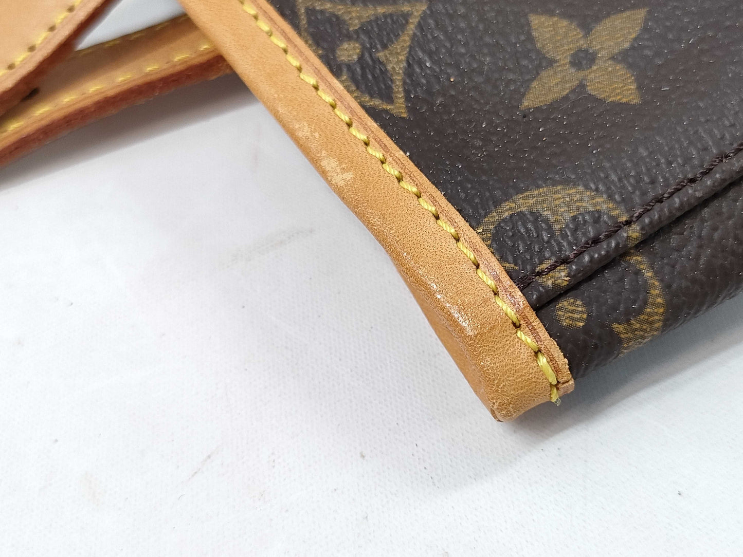 LOUIS VUITTON Monogram Bucket GM Tote Bag with Pouch