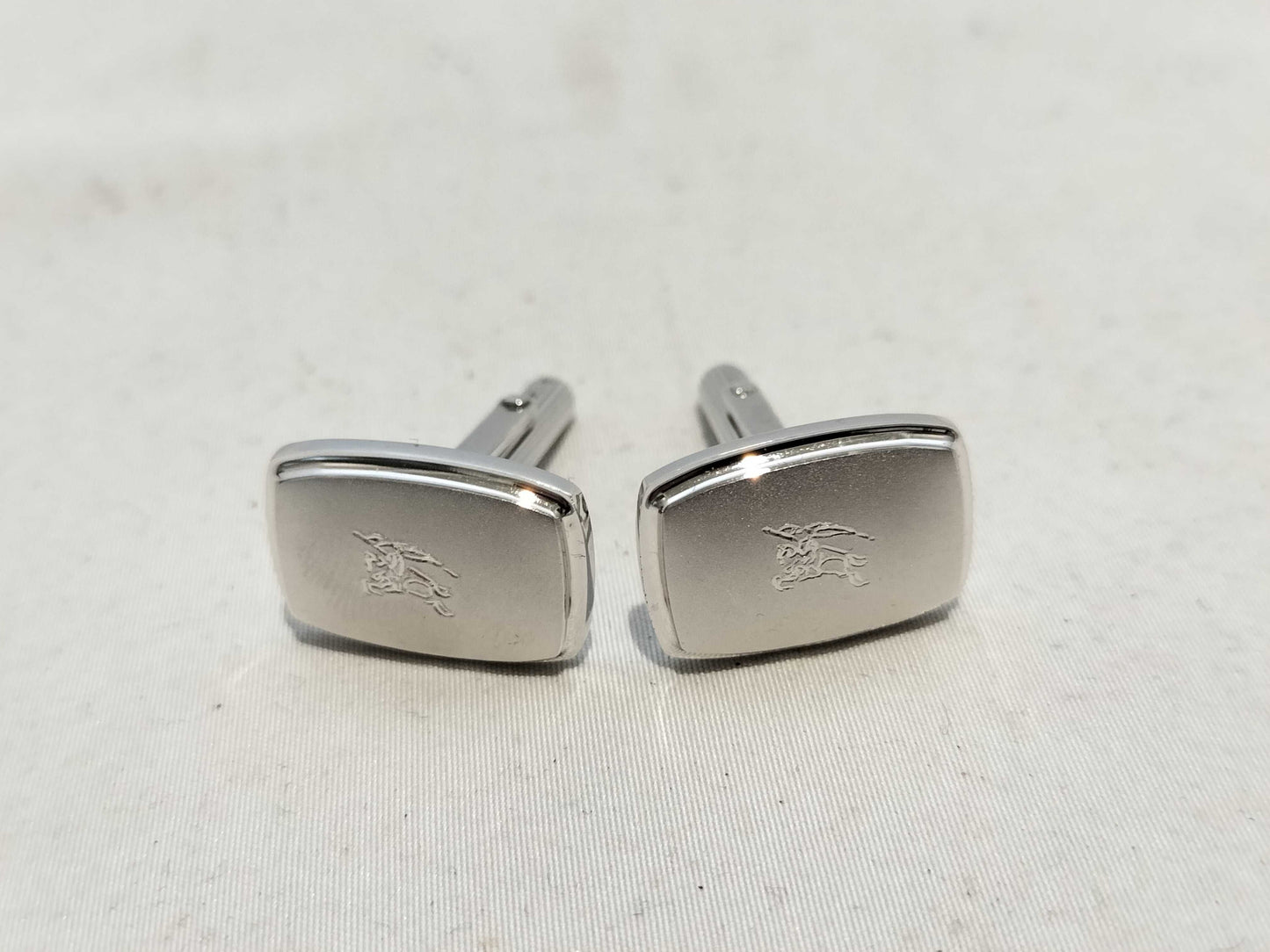 BURBERRY Boxed Silver Cufflinks with Horse Logo