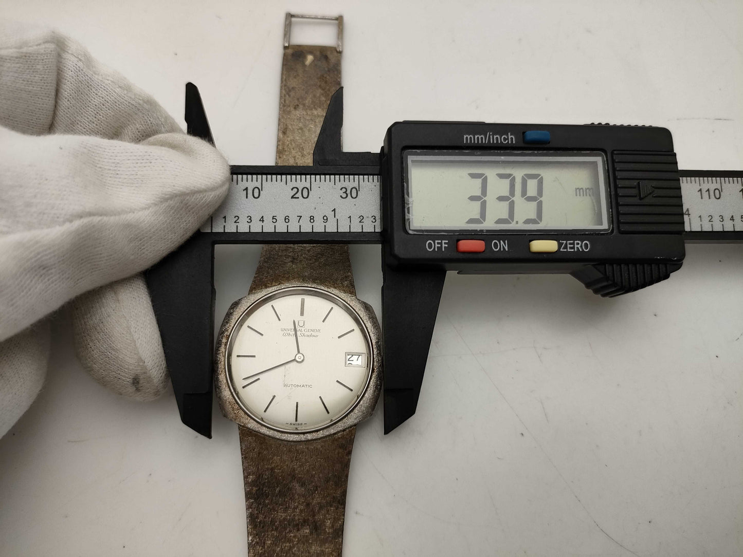 UNIVERSAL GENEVE White Shadow Boys' Watch