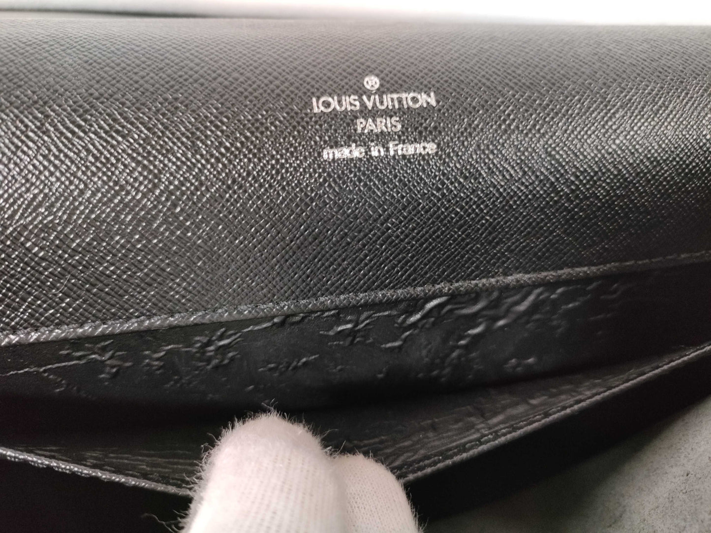 LOUIS VUITTON M30772 Taiga Business Angara Business Bag