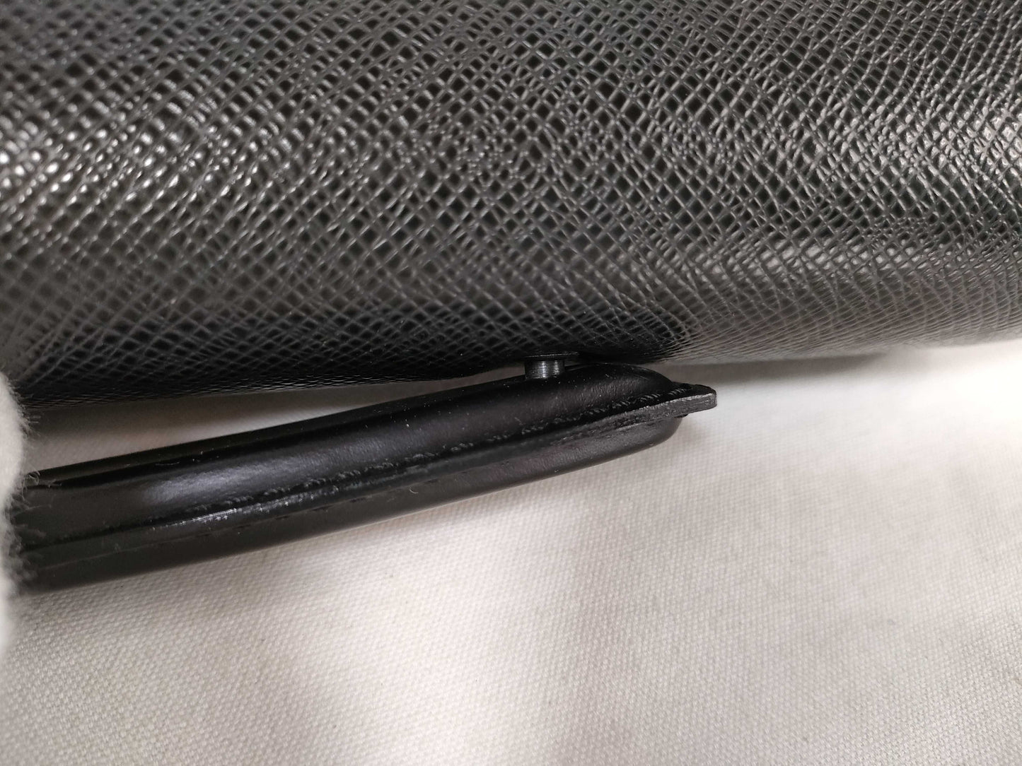 LOUIS VUITTON M30772 Taiga Business Angara Business Bag