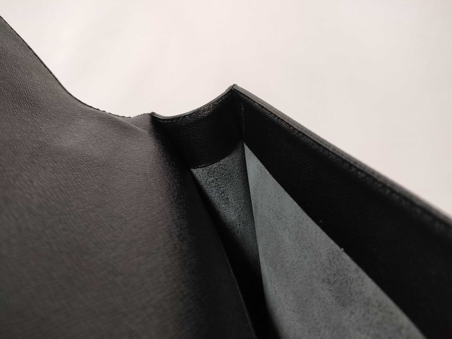 LOUIS VUITTON M30772 Taiga Business Angara Business Bag