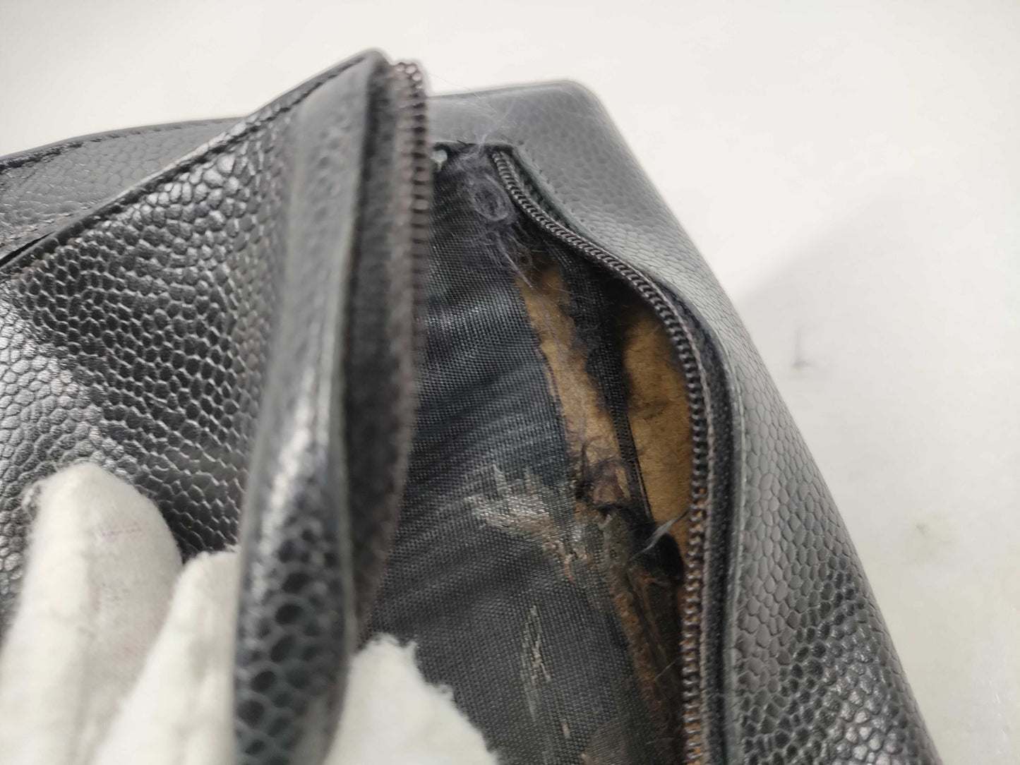 CHANEL Caviar Skin Coco Mark Tri-fold Wallet / Prada Wallet