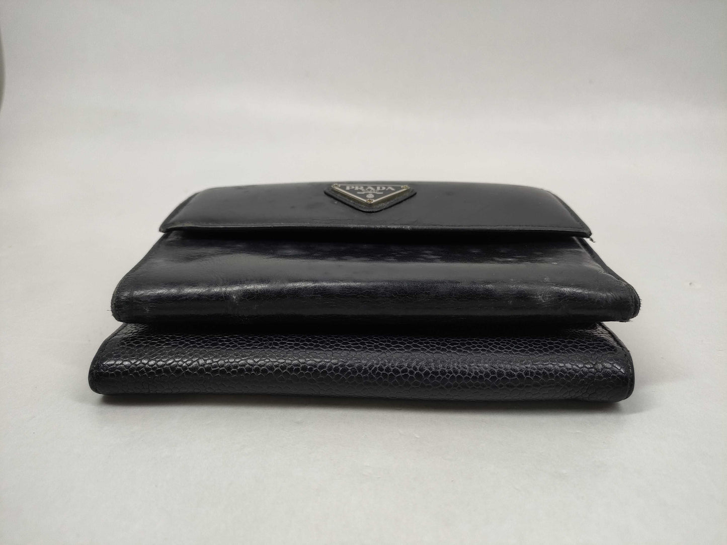 CHANEL Caviar Skin Coco Mark Tri-fold Wallet / Prada Wallet