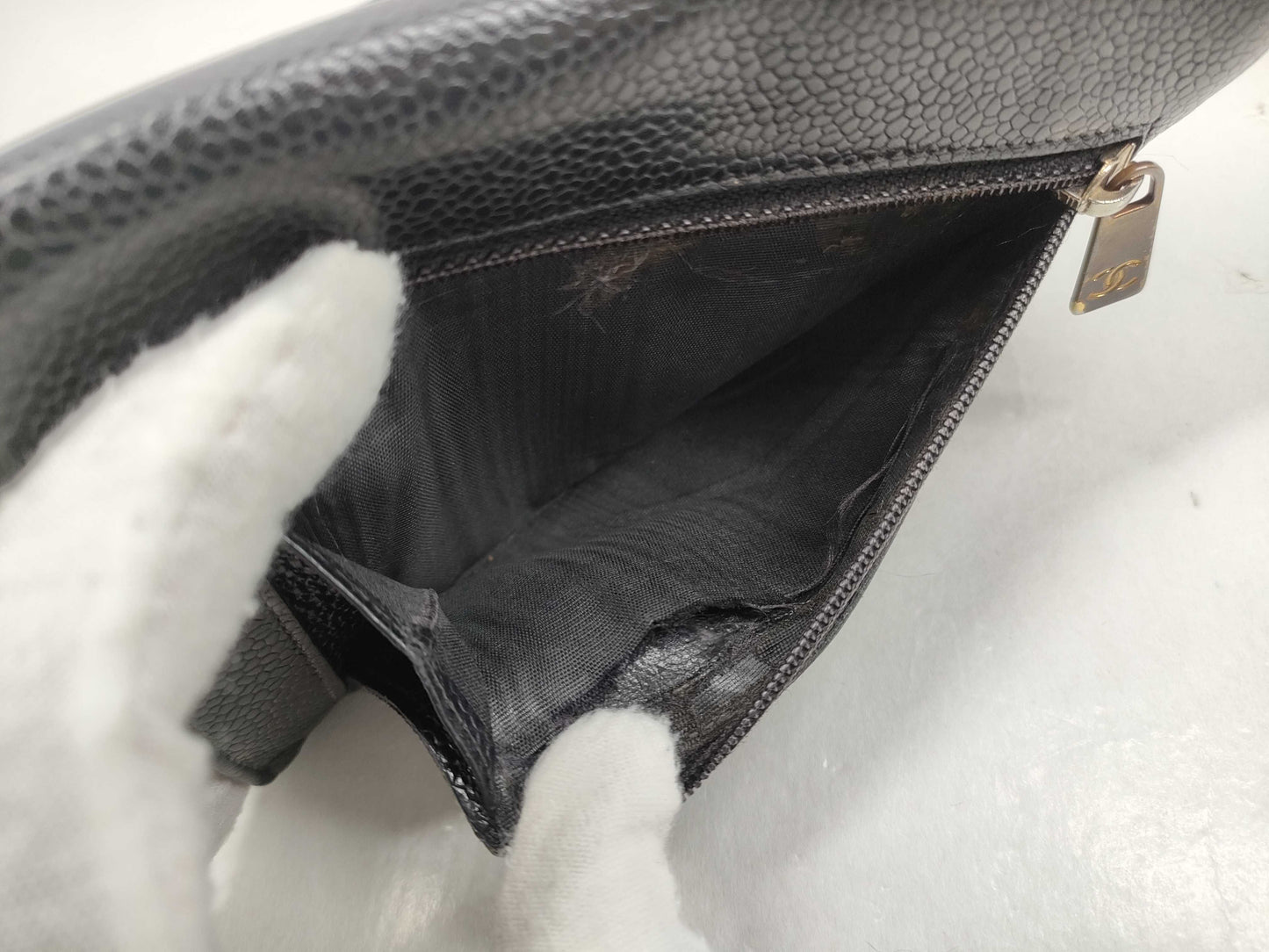 CHANEL Caviar Skin Coco Mark Tri-fold Wallet / Prada Wallet