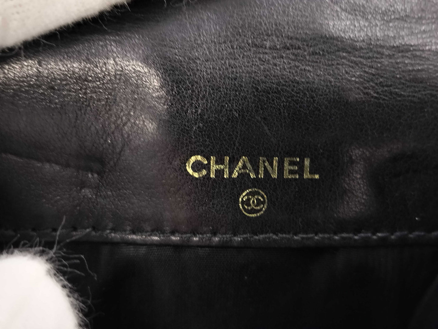 CHANEL Caviar Skin Bifold Wallet