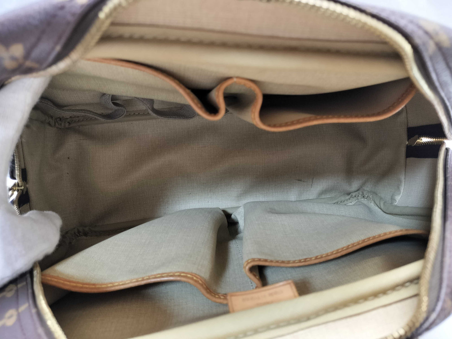 LOUIS VUITTON M47270 Monogram Deauville Handbag