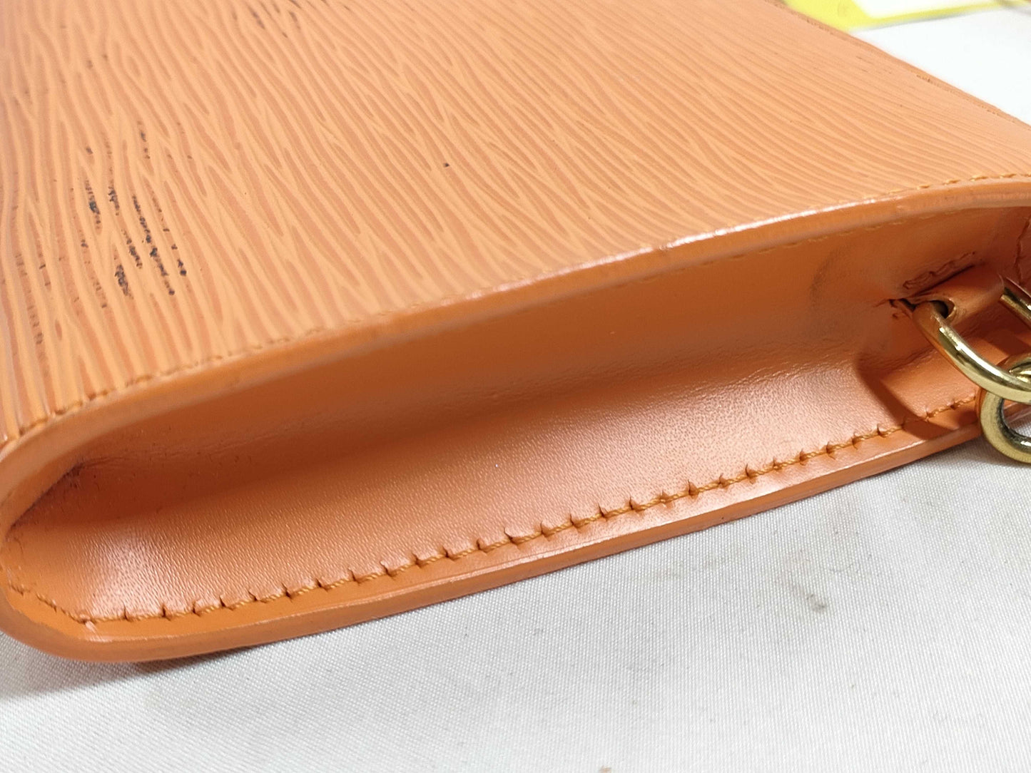 LOUIS VUITTON M5294H Epi Axoir Handbag