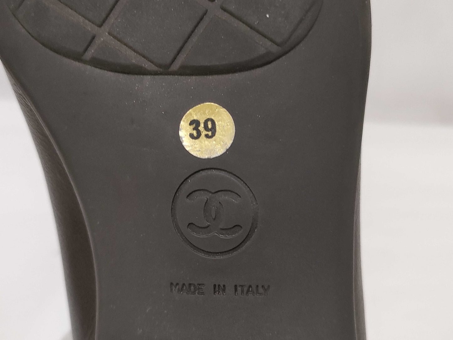 CHANEL Coco Mark Leather Pumps