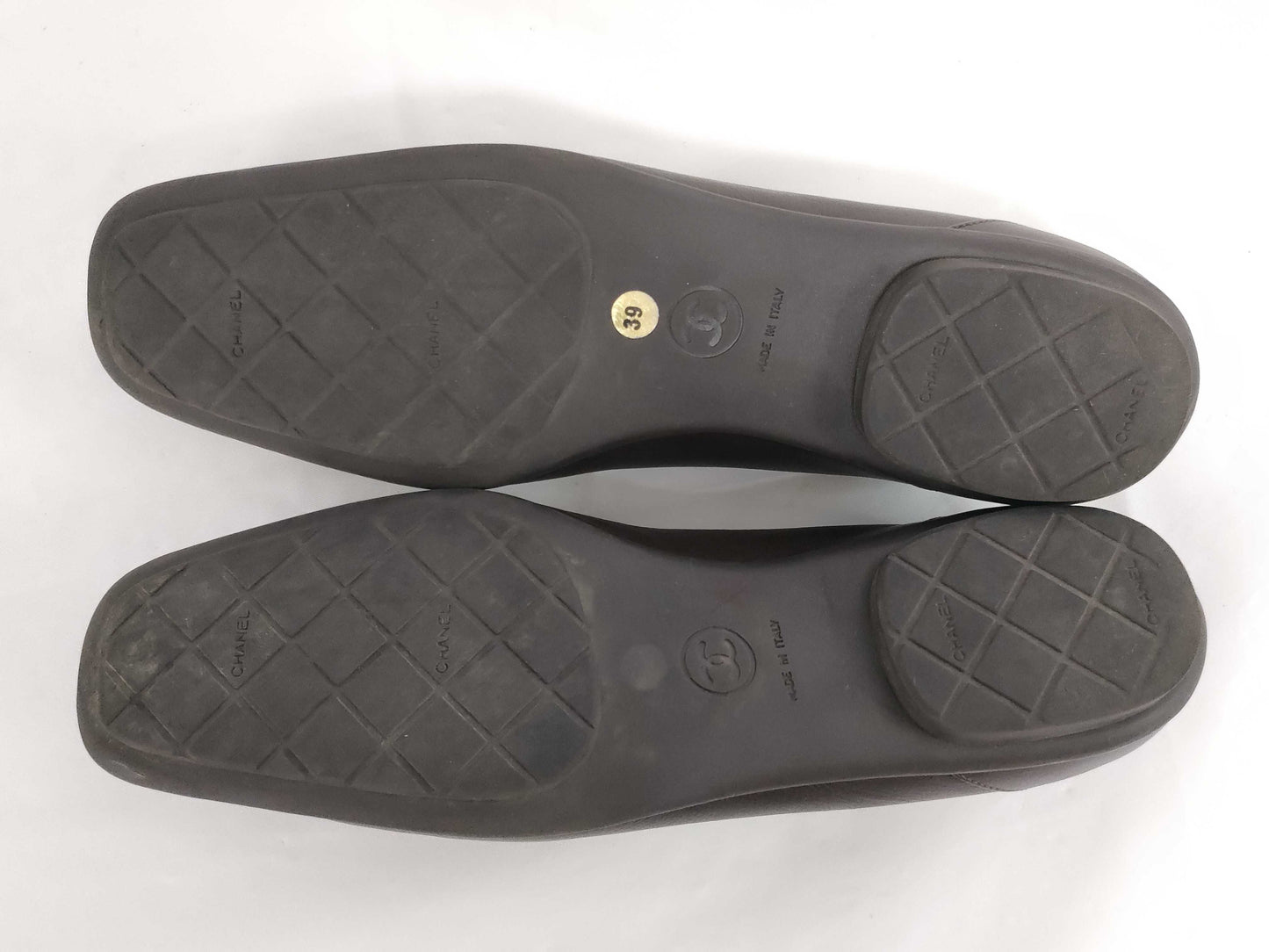 CHANEL Coco Mark Leather Pumps