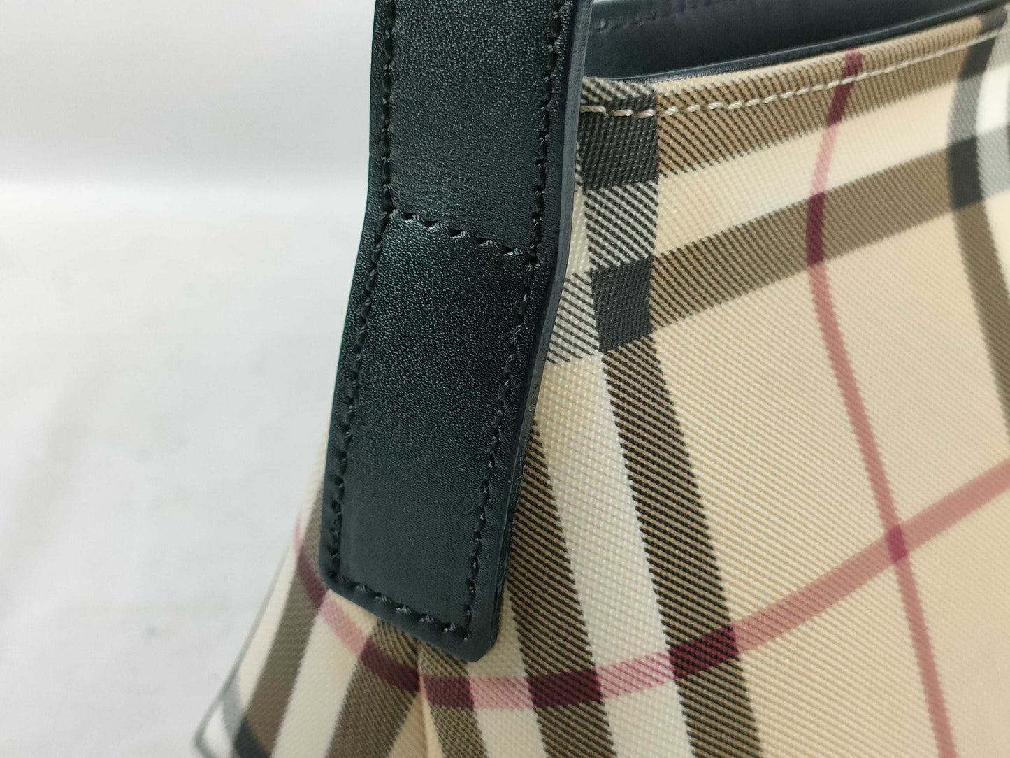 BURBERRY London Nova Check Hand Shoulder Bag