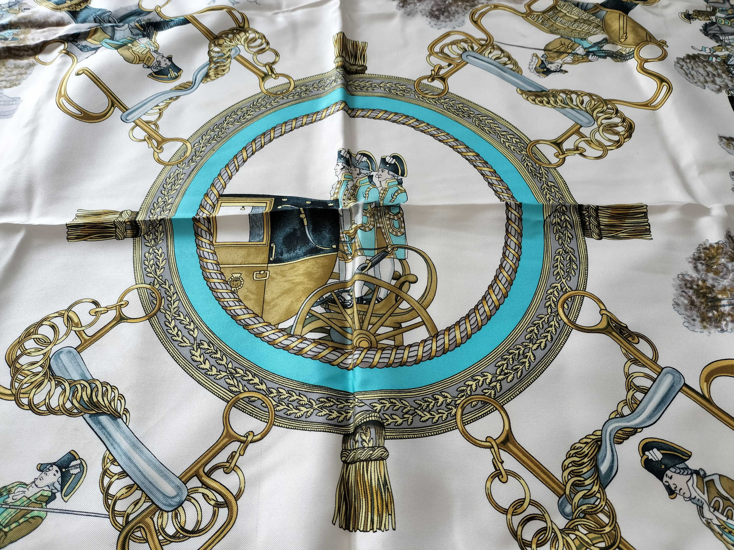 HERMES GRANDS ATTELAGES / White tag missing / Condition considered Scarf