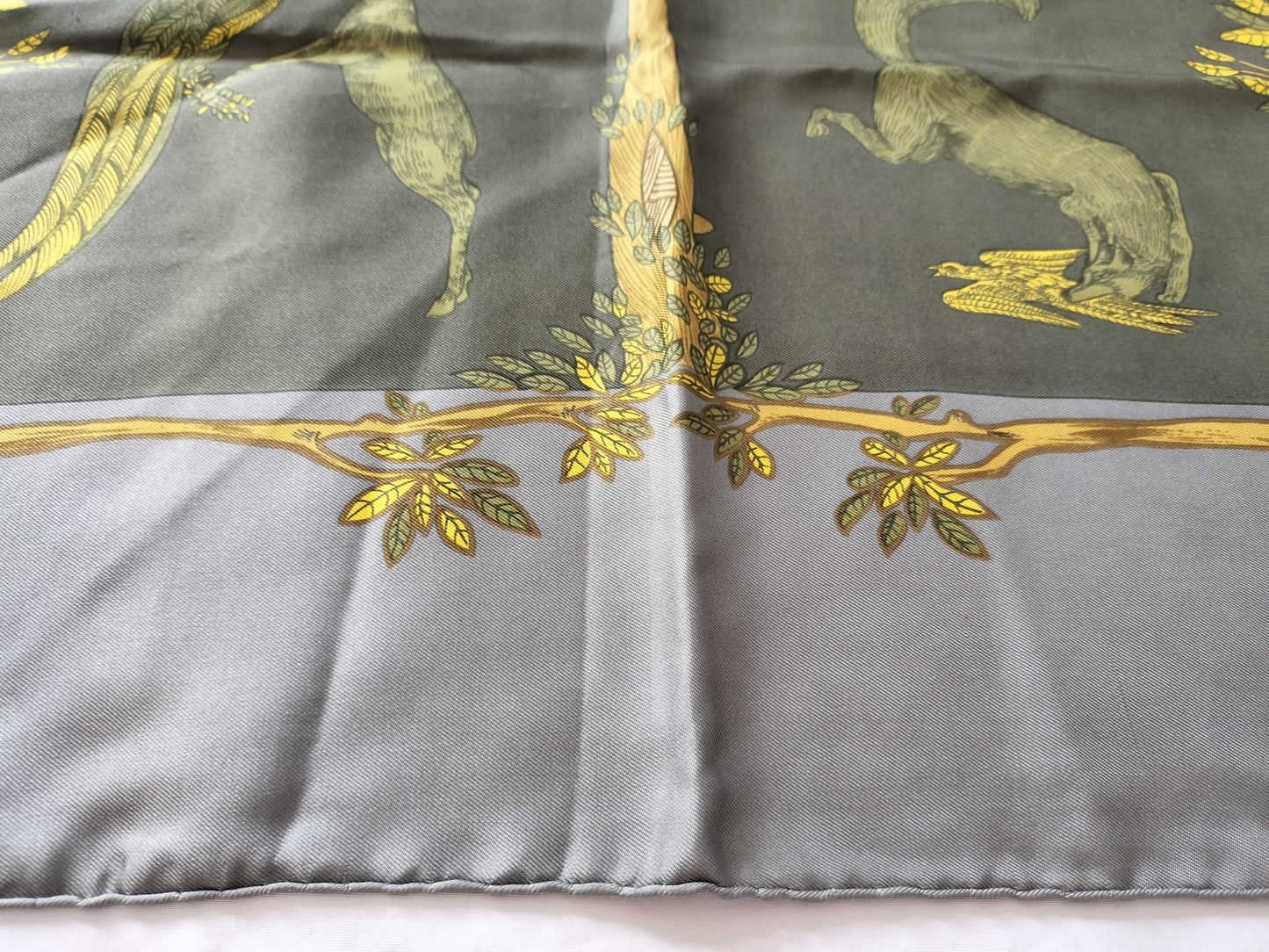 HERMES Carre Carre 90 //Condition Considered Scarf