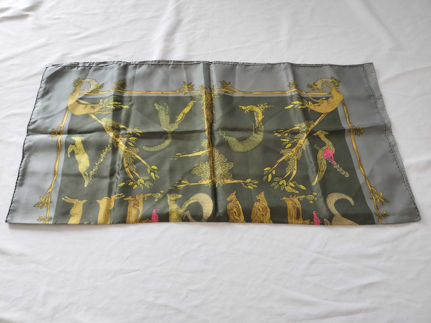 HERMES Carre Carre 90 //Condition Considered Scarf