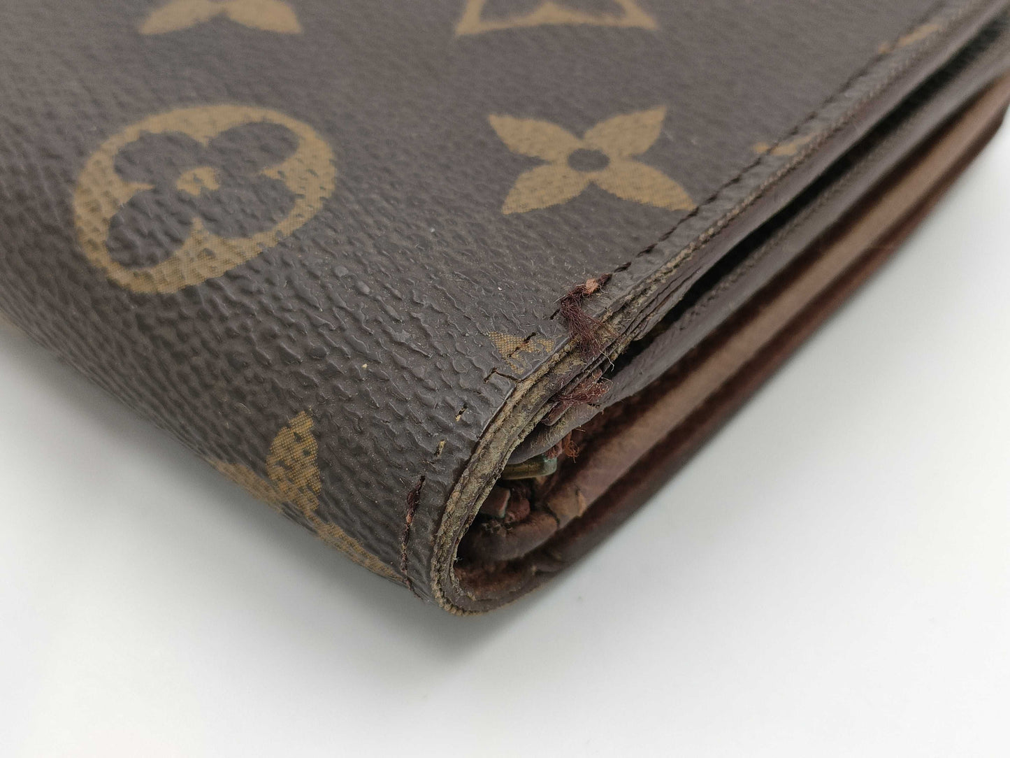 LOUIS VUITTON Monogram Compact Wallet