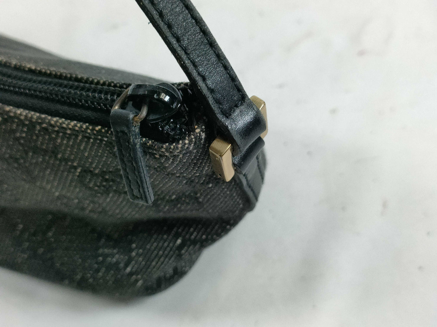 GUCCI GG Canvas 07198 Pouch