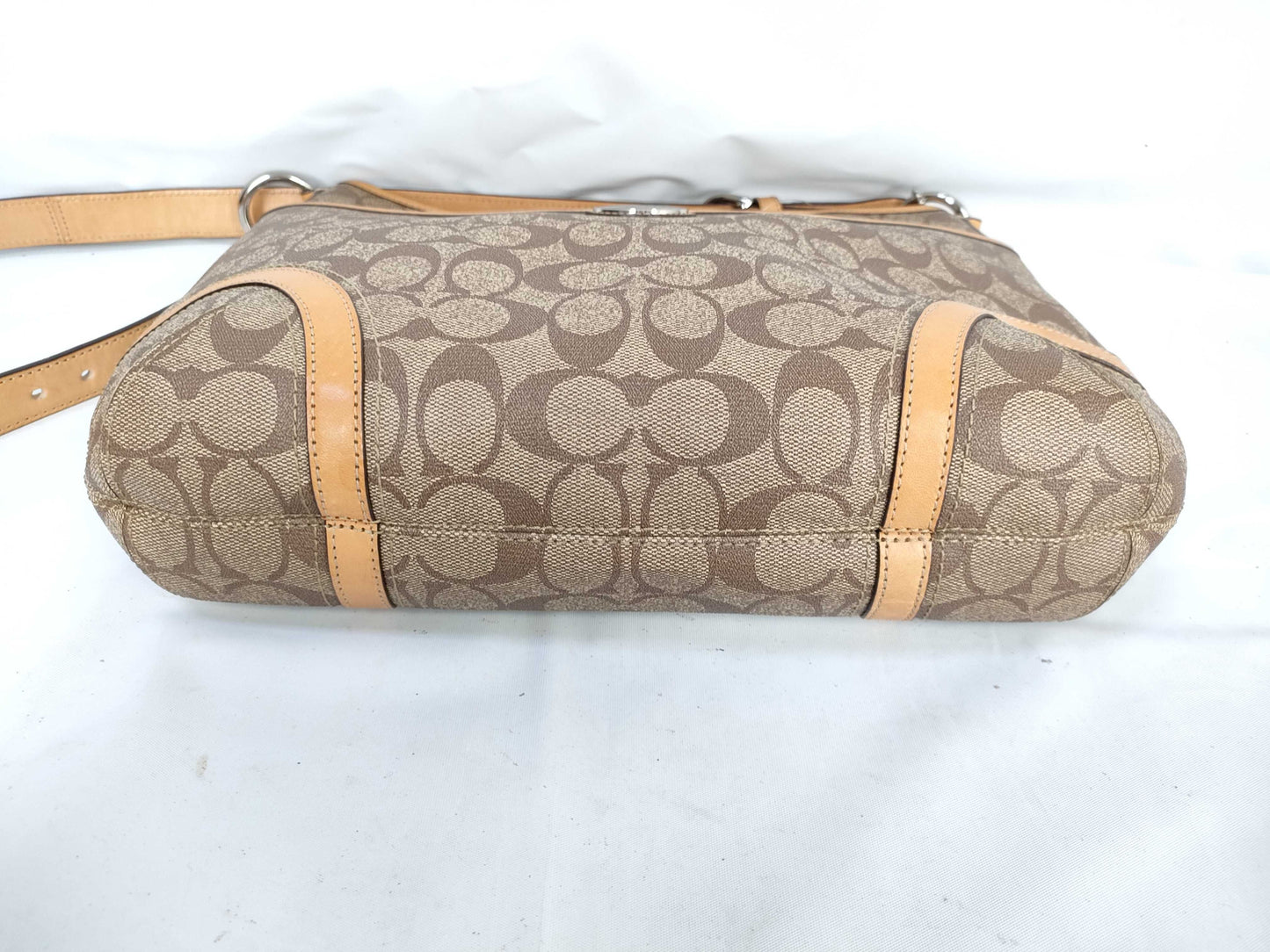 COACH Signature Shoulder Bag 19822