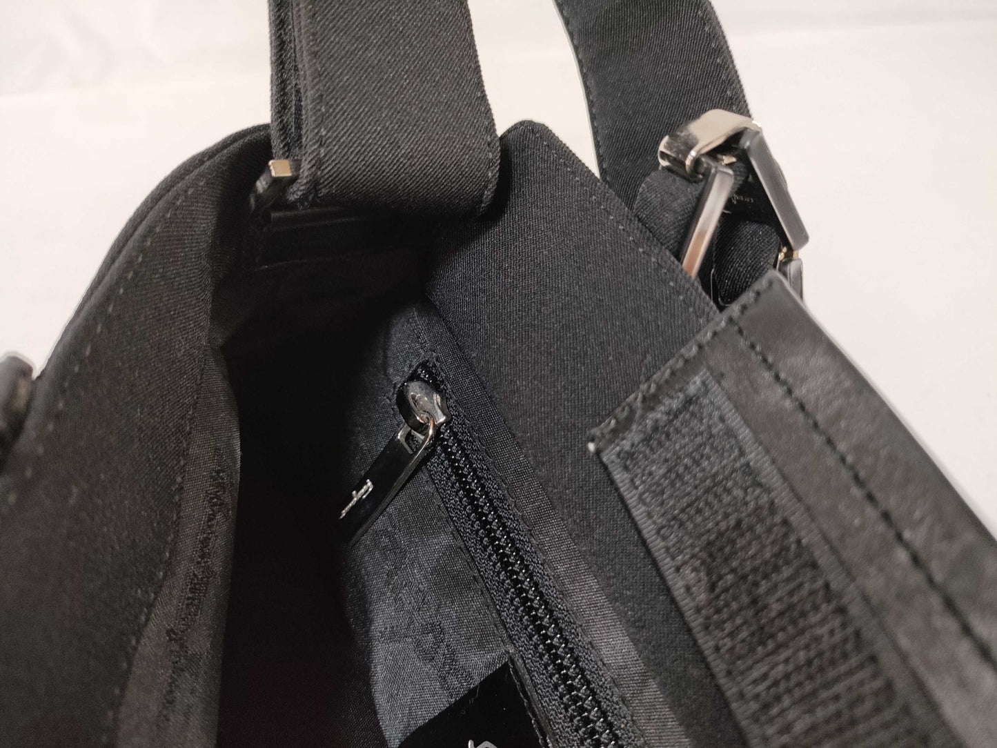 Salvatore Ferragamo AU-210187 2-Way Shoulder Bag
