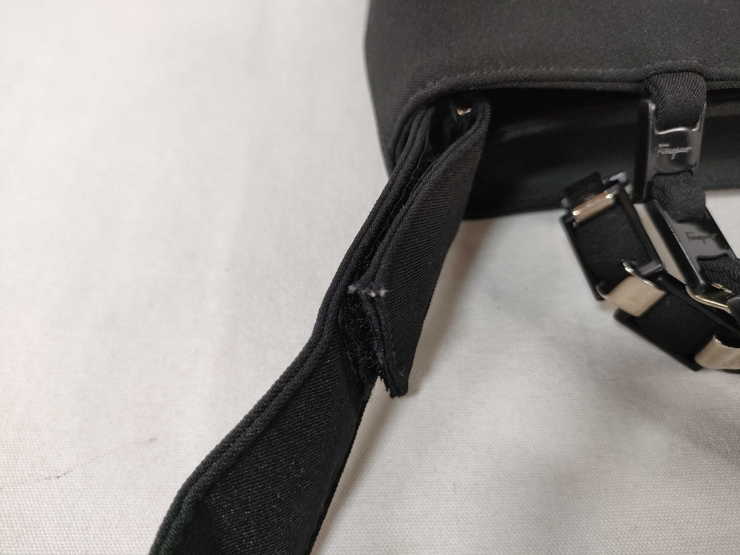 Salvatore Ferragamo AU-210187 2-Way Shoulder Bag