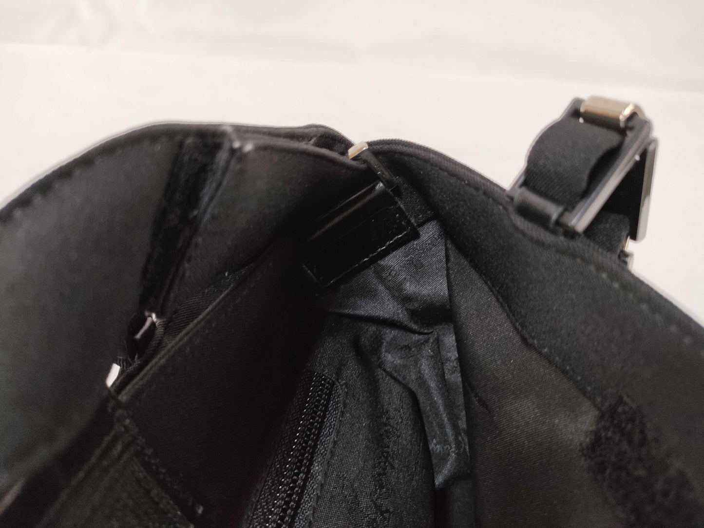 Salvatore Ferragamo AU-210187 2-Way Shoulder Bag