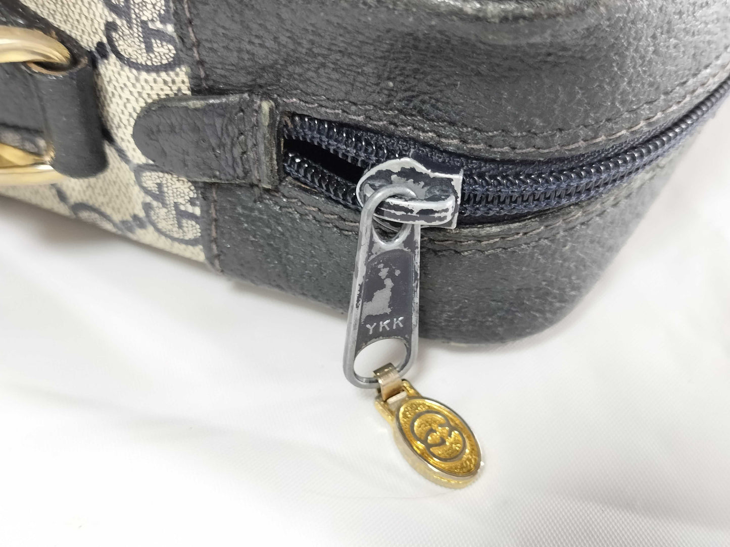 GUCCI GG Shoulder Bag in PVC with Box
