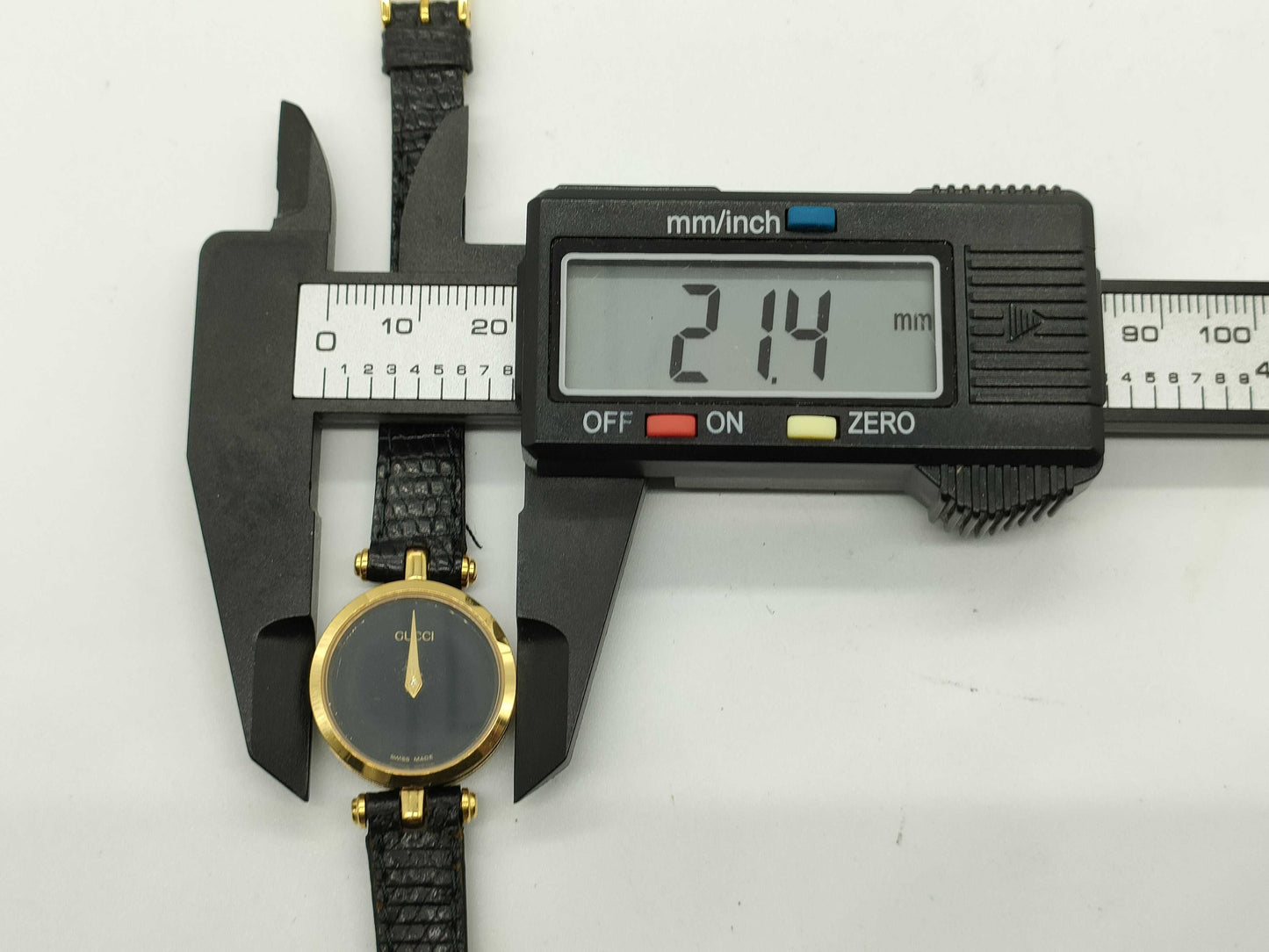 GUCCI Black Dial Unmoving Women's Watch