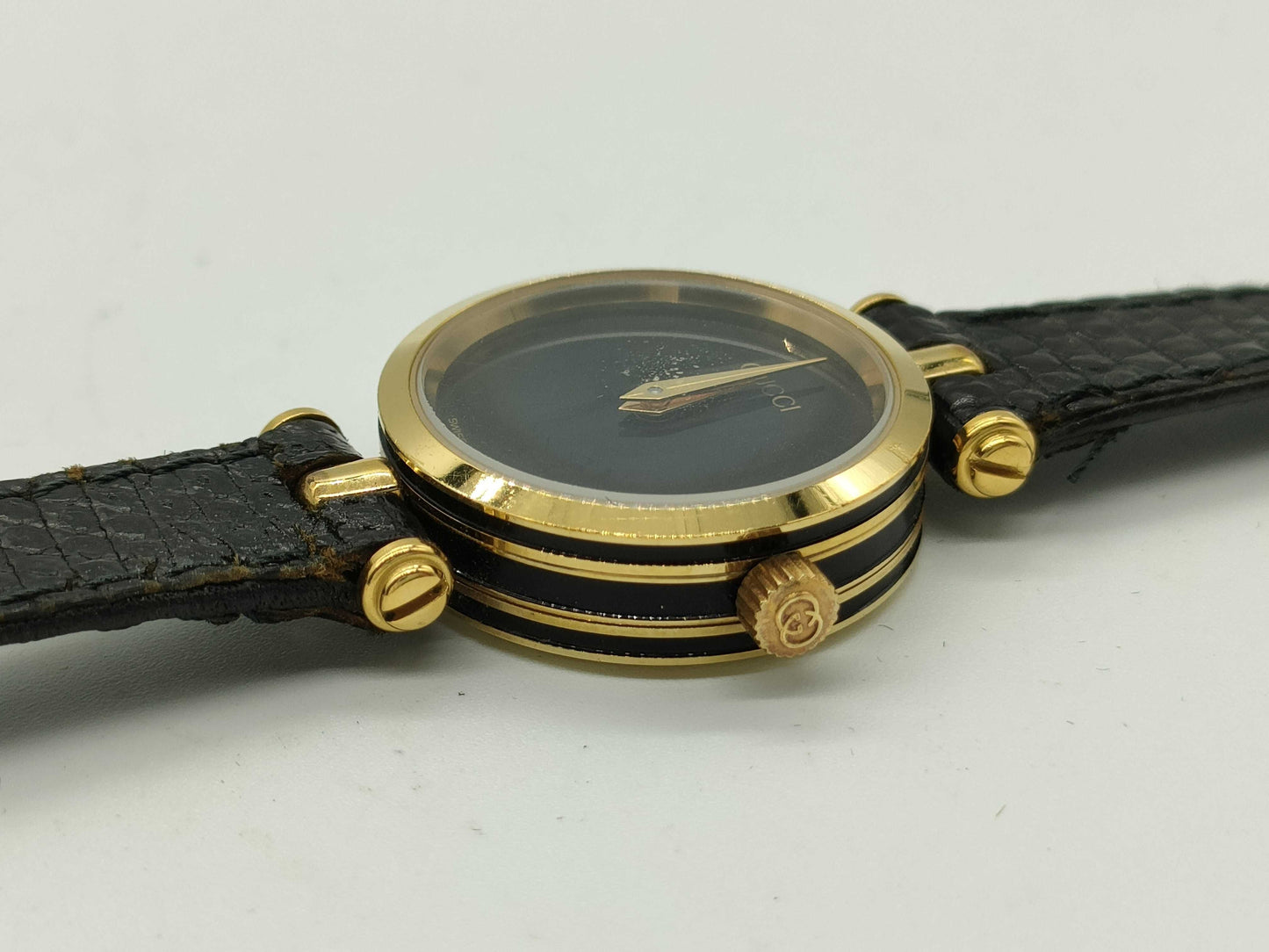 GUCCI Black Dial Unmoving Women's Watch