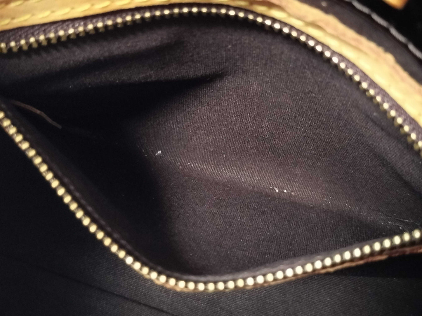 LOUIS VUITTON M91334 Vernis M91334 Reed PM Handbag
