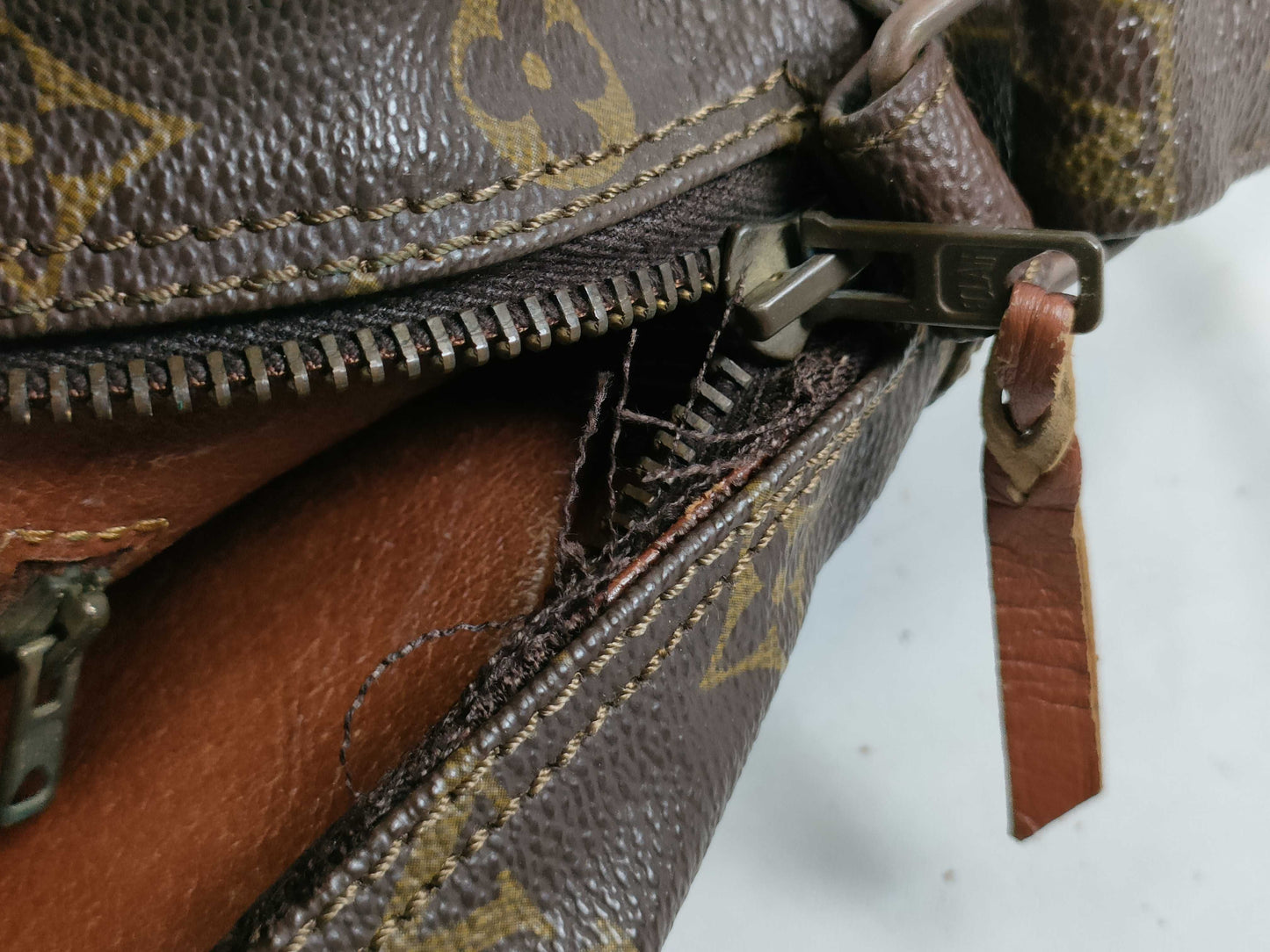 LOUIS VUITTON M40264 Monogram Marceau Shoulder Bag